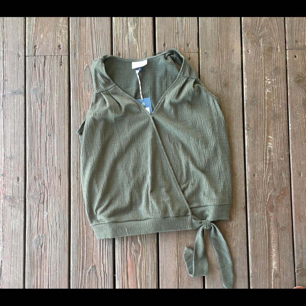 NWT Tie-front Tank